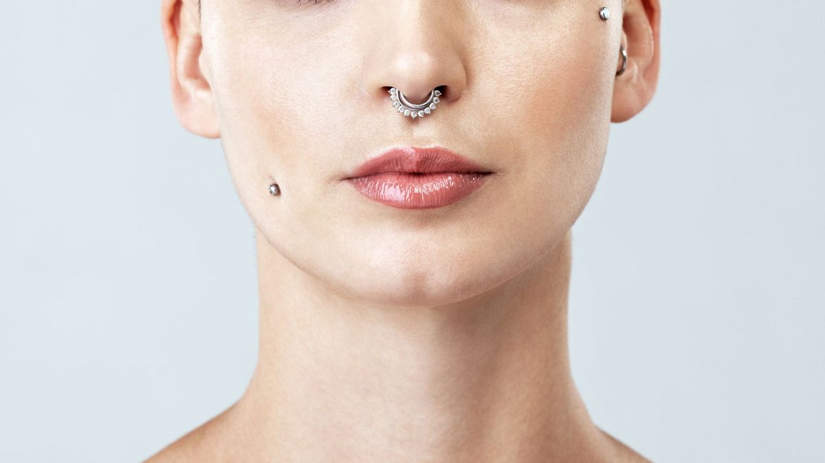 Piercing už není jen doménou pankáčů. Cílovkou jsou i dámy nad 50 let, říká piercer Miroslav Míka